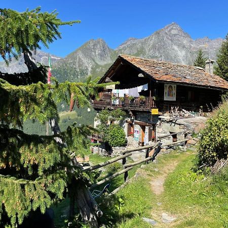 Rifugio Guide Frachey Hotel Saint Jacques Buitenkant foto