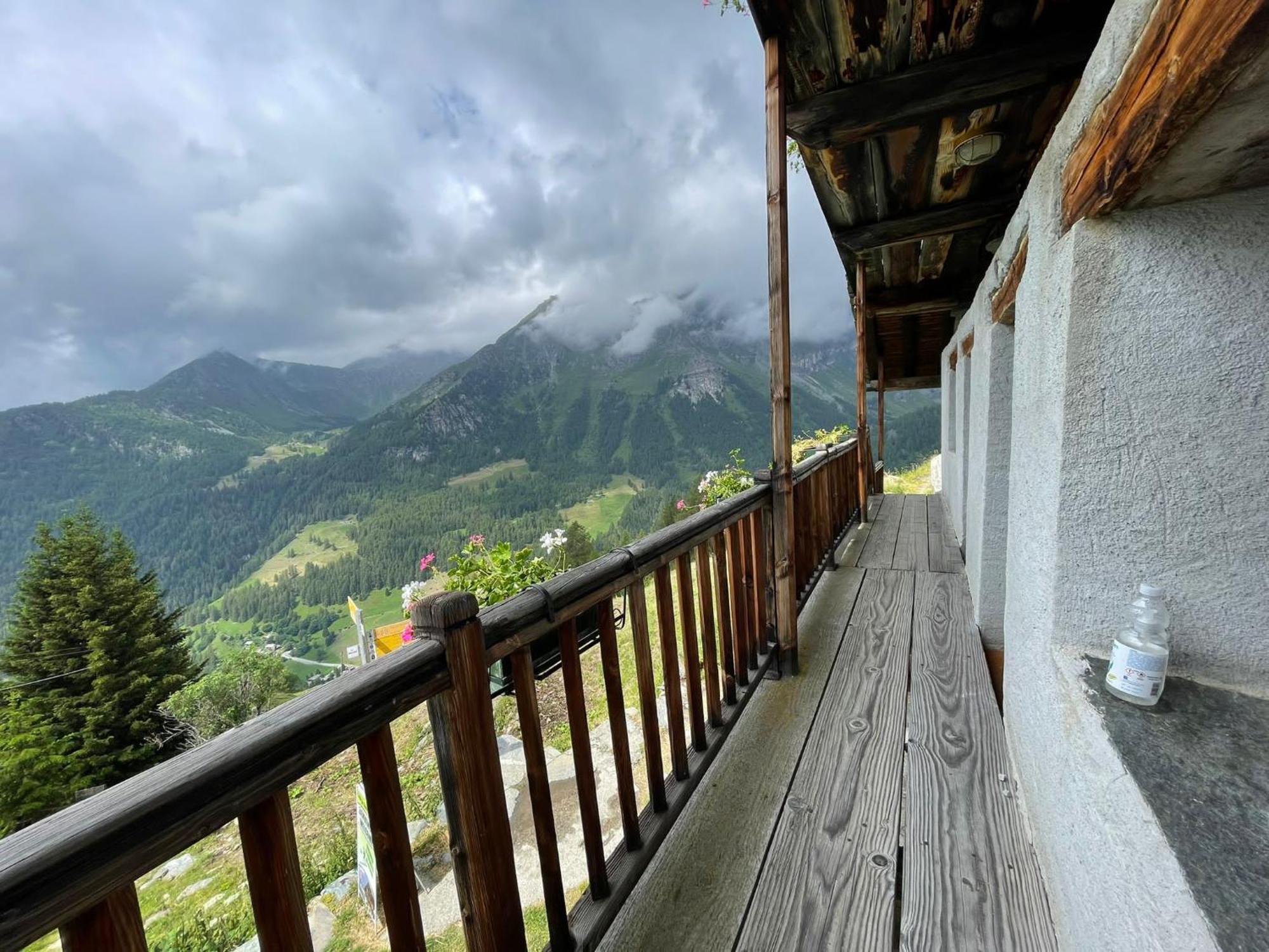 Rifugio Guide Frachey Hotel Saint Jacques Buitenkant foto