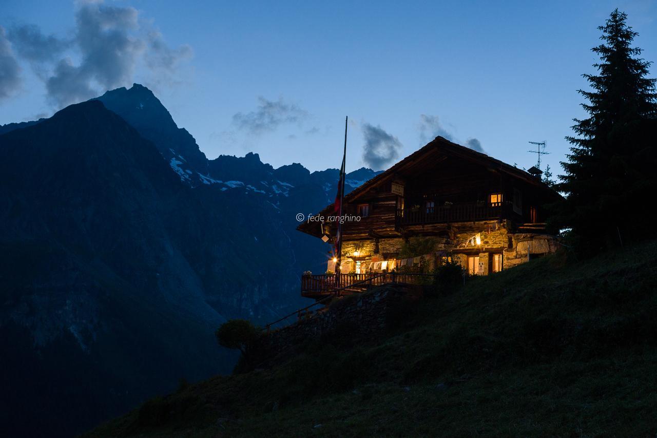 Rifugio Guide Frachey Hotel Saint Jacques Buitenkant foto